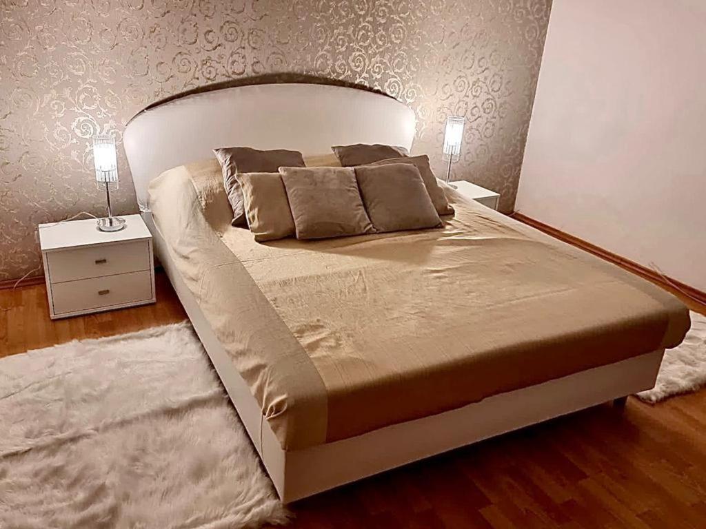 ברטיסלאבה Cozy Apartment Near Hockey & Football Arena מראה חיצוני תמונה